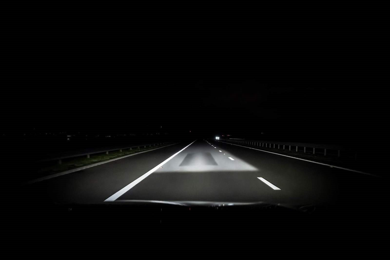 TECNOLOGIA A SERVIÇO DA SEGURANÇA E DO DESIGN: OS SISTEMAS DE ILUMINAÇÃO DO AUDI Q3, foto 1