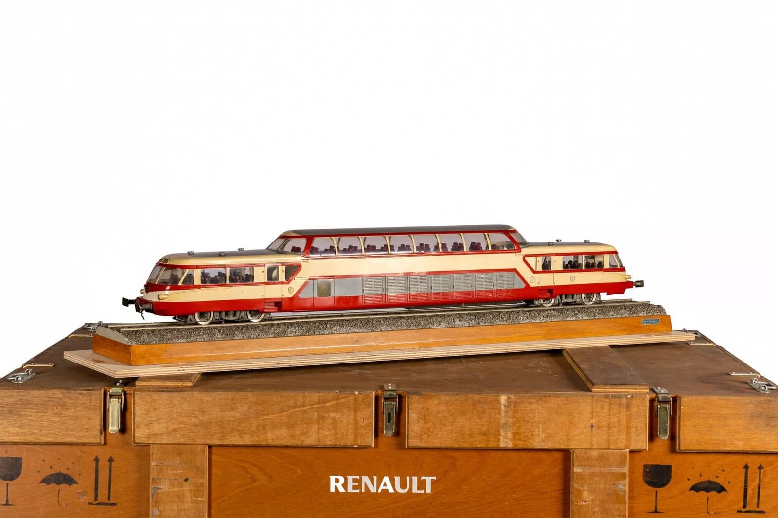 RENAULT E ARTCURIAL MOTORCARS ANUNCIAM A VENDA EXCEPCIONAL DE 100 VEÍCULOS HISTÓRICOS DA COLEÇÃO RENAULT, foto 22