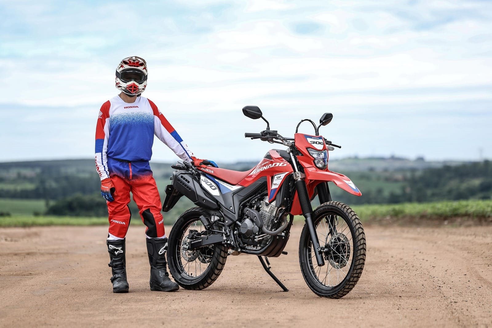 HONDA XR300L TORNADO GANHA UMA VERSÃO SPECIAL EDITION, foto 2