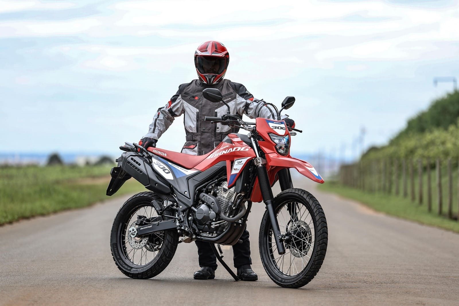 HONDA XR300L TORNADO GANHA UMA VERSÃO SPECIAL EDITION, foto 4