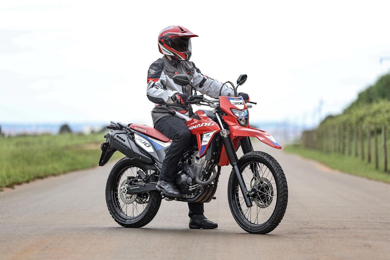 HONDA XR300L TORNADO GANHA UMA VERSÃO SPECIAL EDITION, foto 6