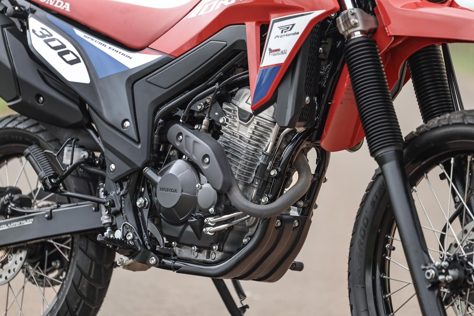HONDA XR300L TORNADO GANHA UMA VERSÃO SPECIAL EDITION, foto 9