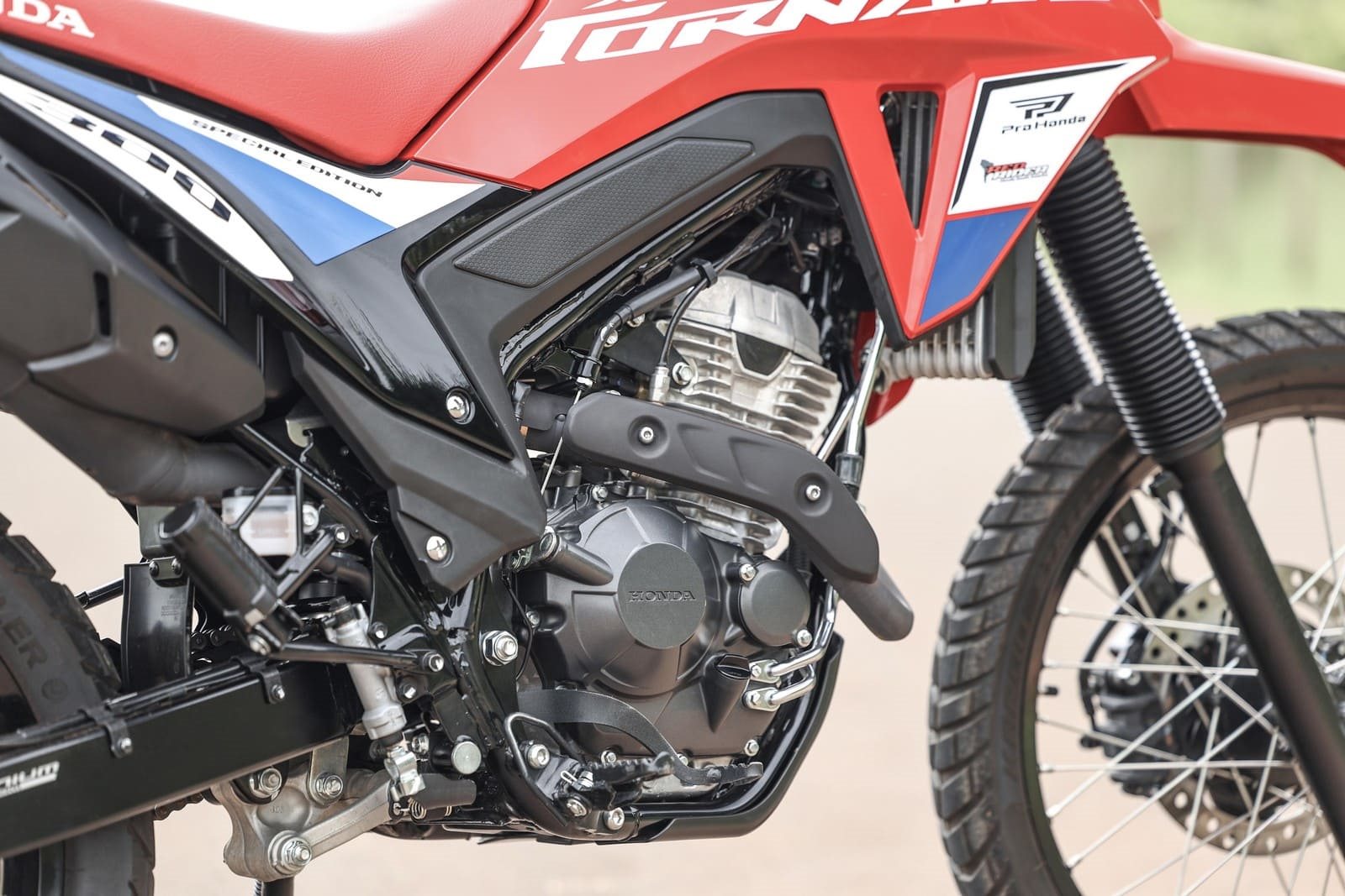 HONDA XR300L TORNADO GANHA UMA VERSÃO SPECIAL EDITION, foto 11