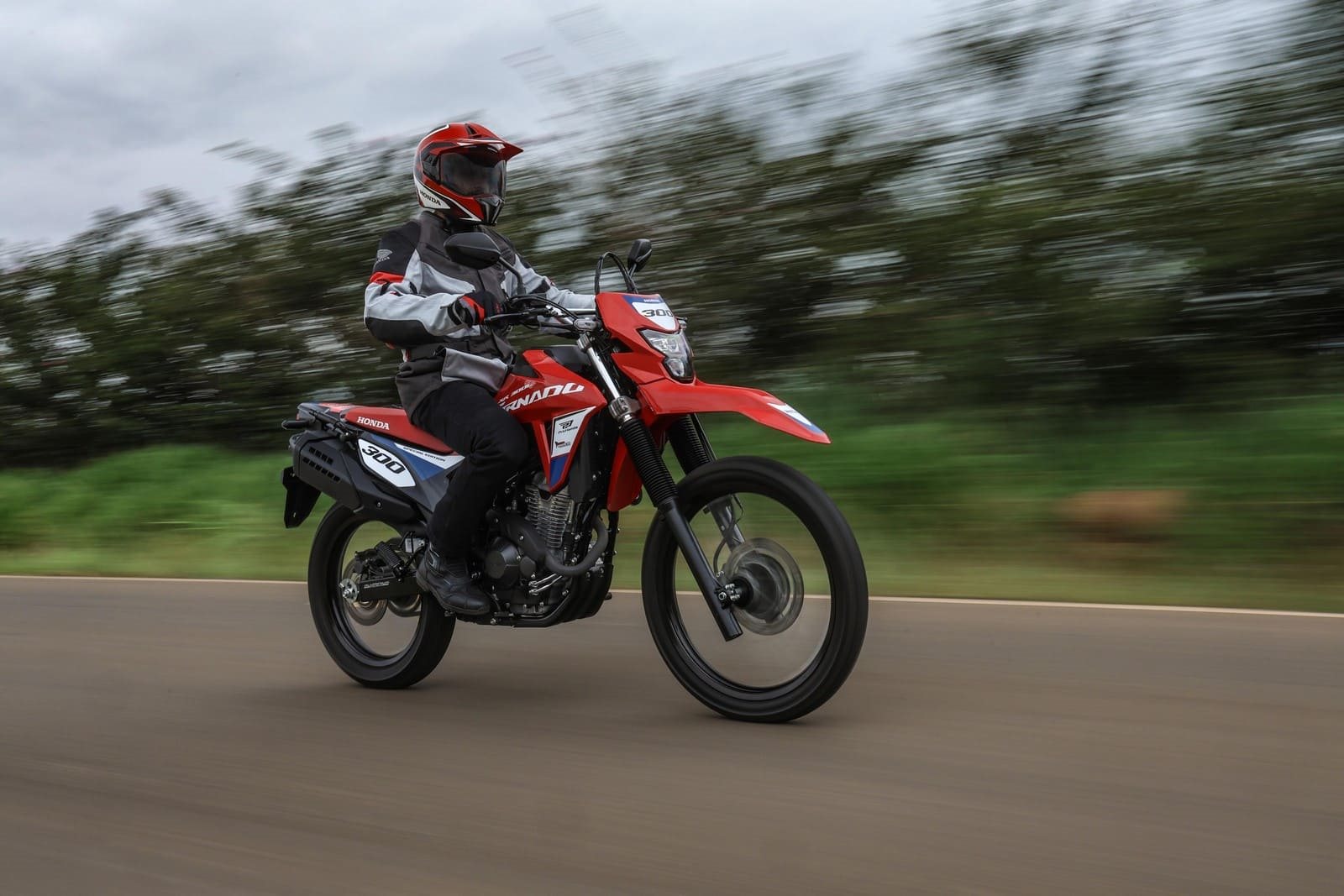 HONDA XR300L TORNADO GANHA UMA VERSÃO SPECIAL EDITION, foto 19
