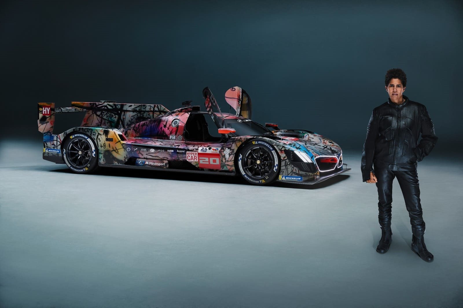 RÉTROMOBILE PARIS: HOMENAGEM AOS 50 ANOS DA COLEÇÃO BMW ART CAR, foto 2