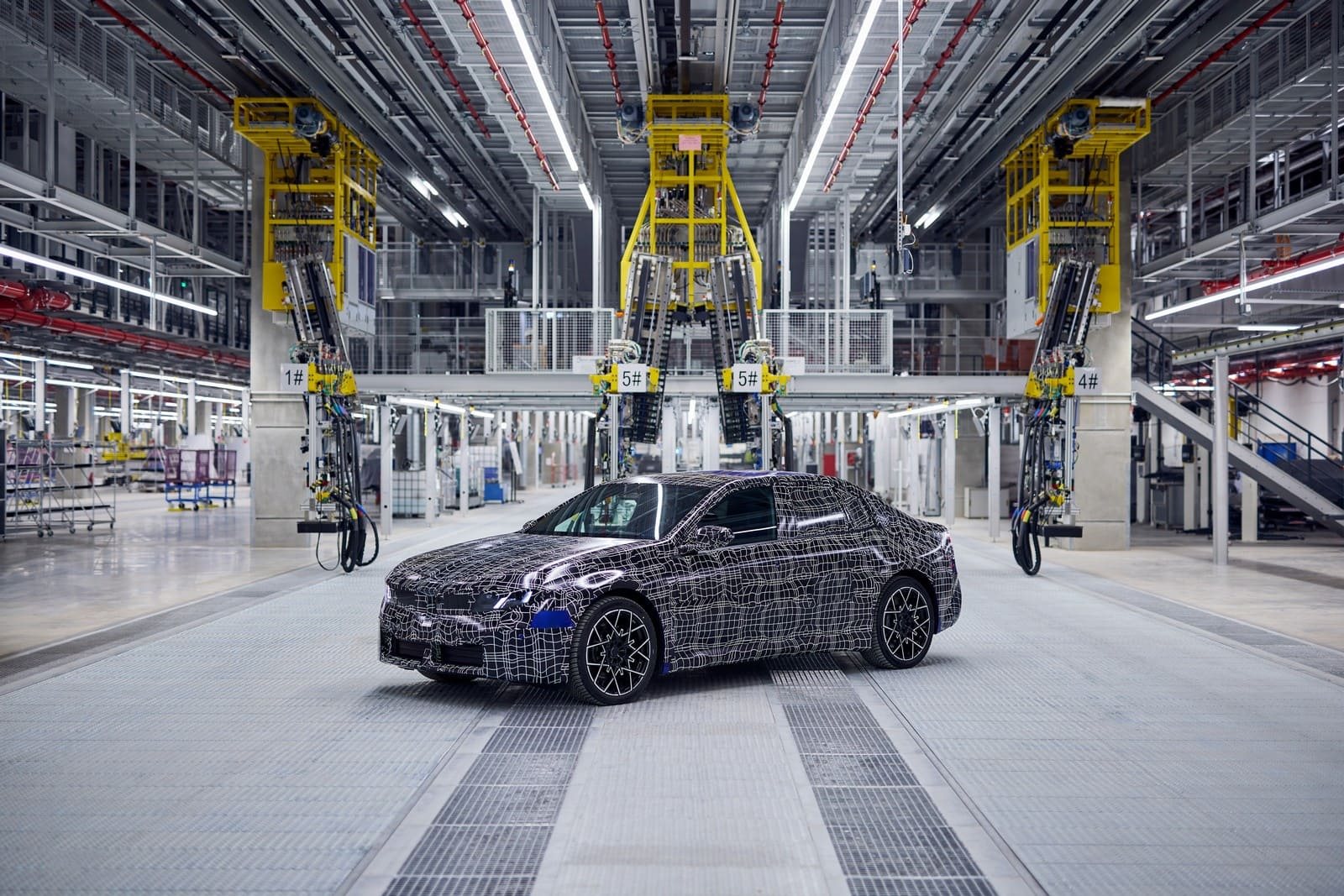 PRIMEIROS VEÍCULOS DE PRÉ-SÉRIE DO NOVO BMW i3 SAEM DA LINHA DE MONTAGEM NA PLANTA DO BMW GROUP EM MUNICH, foto 4