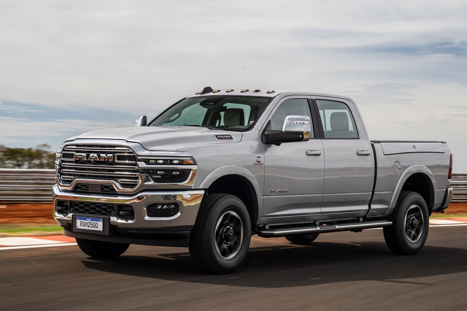 NOVAS RAM 2500 E 3500 CHEGAM COM NOVIDADES, foto 2