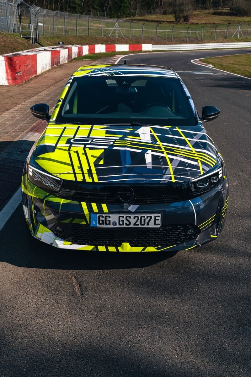 NASCIDO PARA CHAMAR A ATENÇÃO: NOVO OPEL CORSA GSE COM CAMUFLAGEM ESPORTIVA, foto 5