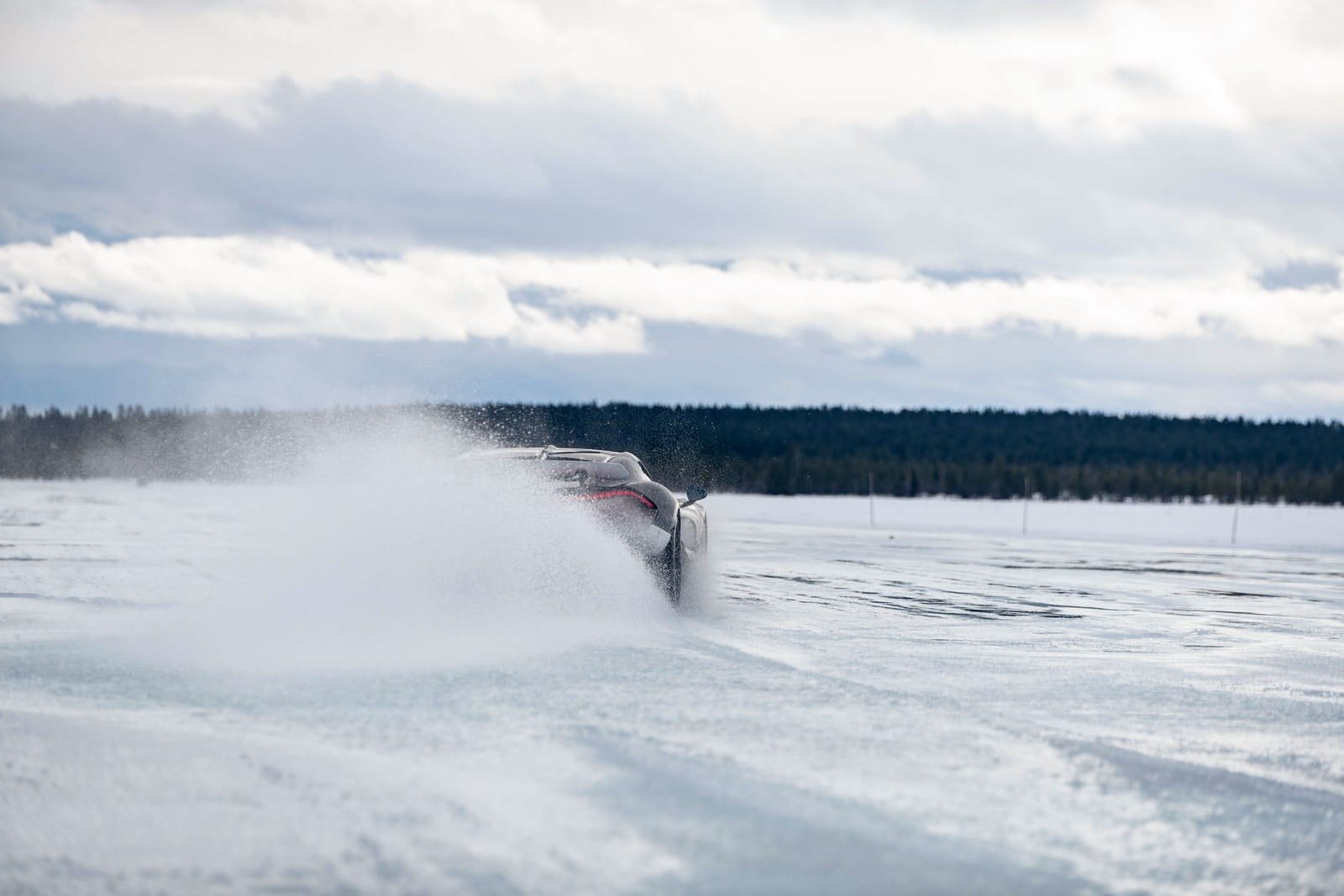DOMINANDO O FRIO: TESTANDO O BUGATTI TOURBILLON NA SUÉCIA NEVADA, foto 4