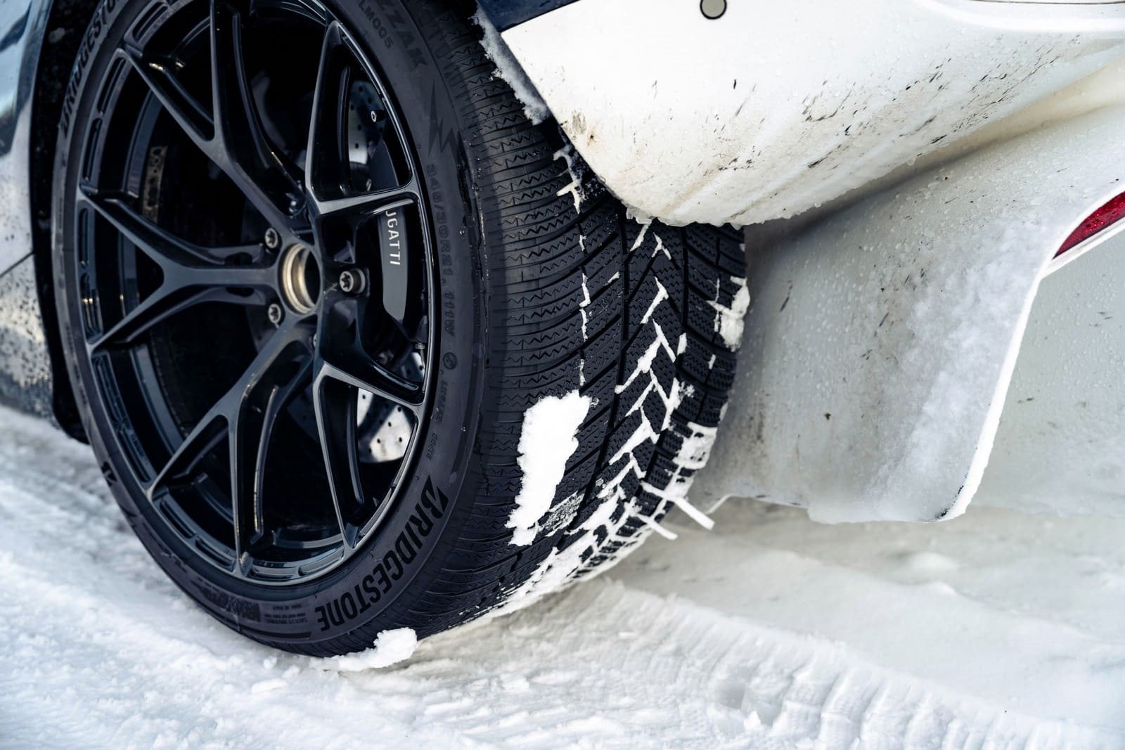 DOMINANDO O FRIO: TESTANDO O BUGATTI TOURBILLON NA SUÉCIA NEVADA, foto 5